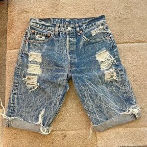 Levis Bermuda Distressed Rolled Cuff Shorts 32